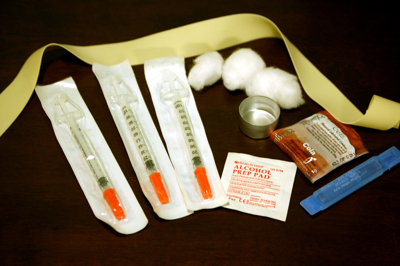needle exchange kit syringe tourniquet cooker alcohol swabs sterile water