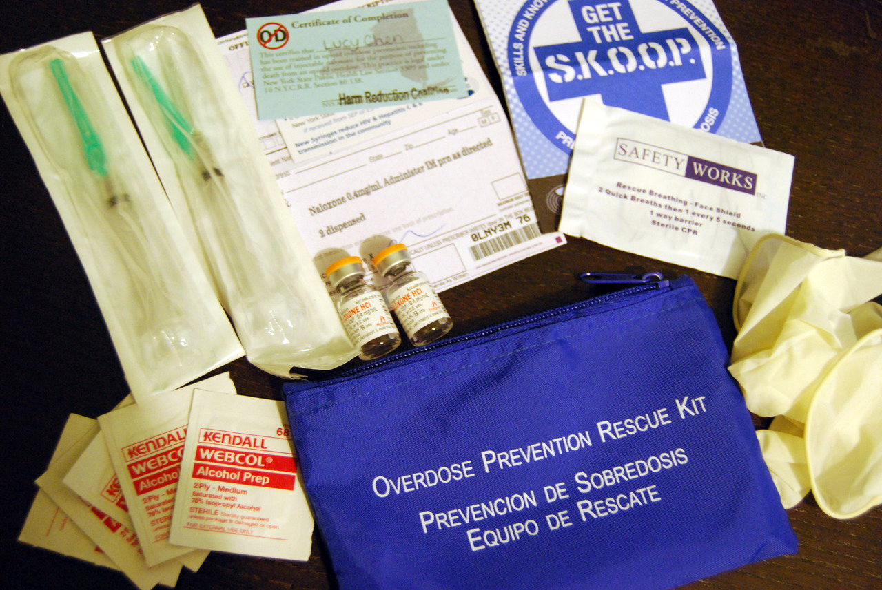 iv naloxone overdose prevention kit